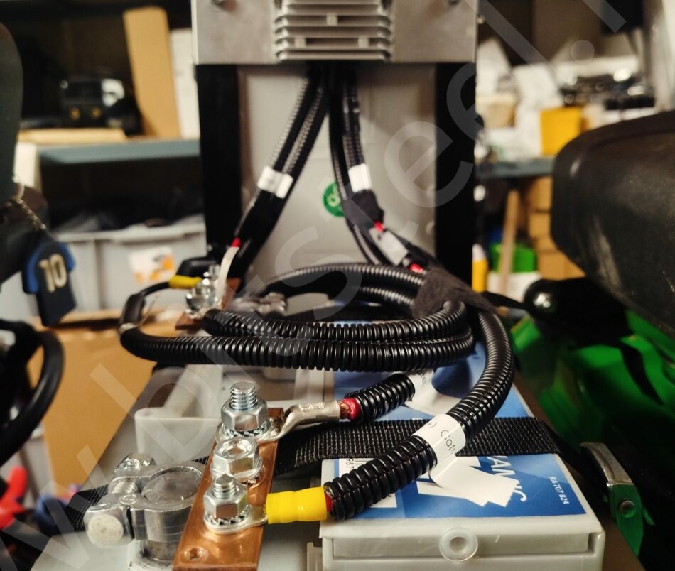 #03 Tracteur tondeuse autoportée radiocommandé | Partie électrique (régulateur, batterie forte capacité…)